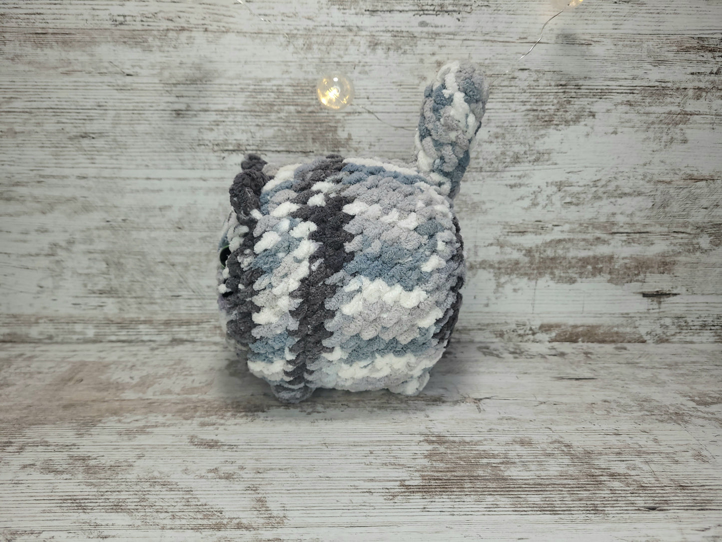 Loaf Cat - Gray/White